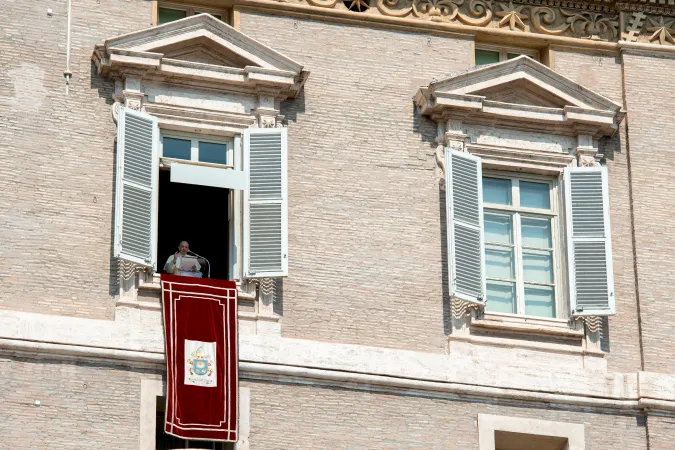 Papa Francesco, Angelus | Papa Francesco durante una preghiera dell'Angelus | Vatican Media / ACI Group