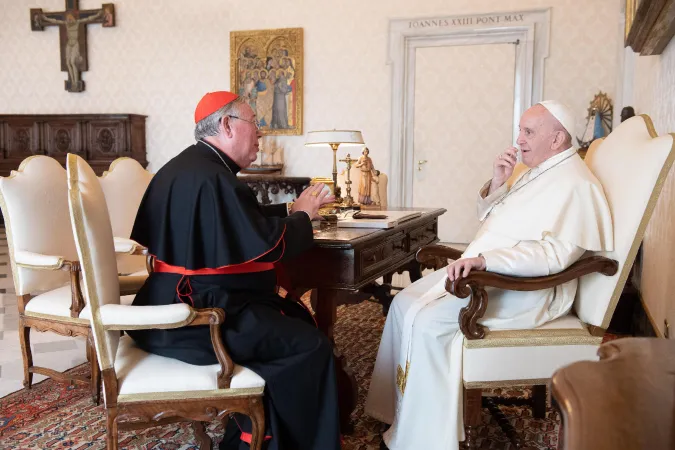 Il Cardinale Hollerich durante l'incontro con Papa Francesco, Biblioteca privata del Palazzo Apostolico Vaticano, 10 settembre 2020 | Vatican Media / ACI Group