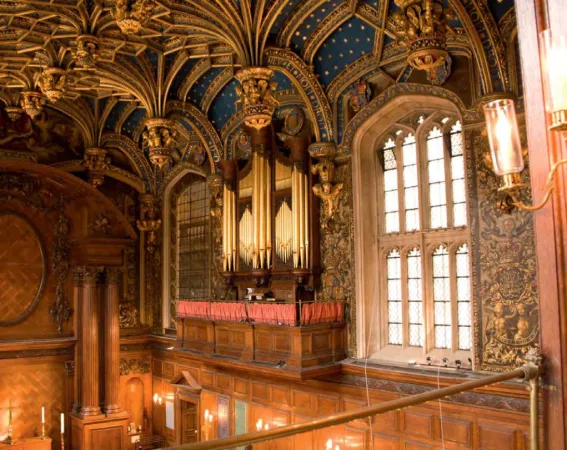 Una immagine della Cappella Reale dell'Hampton Court Palace, Londra | www.chapelroyal.org