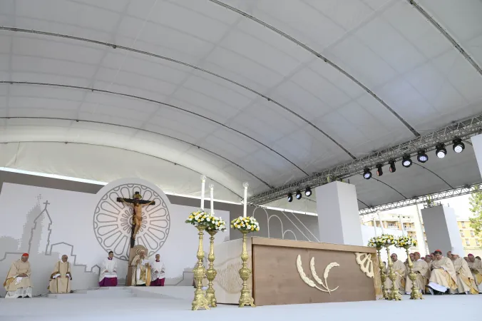 Papa Francesco durante la Messa che conclude il Congresso Eucaristico Nazionale di Matera, 25 settembre 2022 | Vatican Media / ACI Group