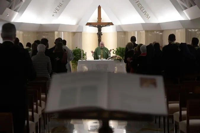 Papa Francesco durante una Messa a Santa Marta  | Vatican Media / ACI Group