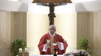 Papa Francesco: “Il demonio distrugge la dignità”