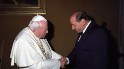 Giovanni Paolo II e Silvio Berlusconi - Vatican Media