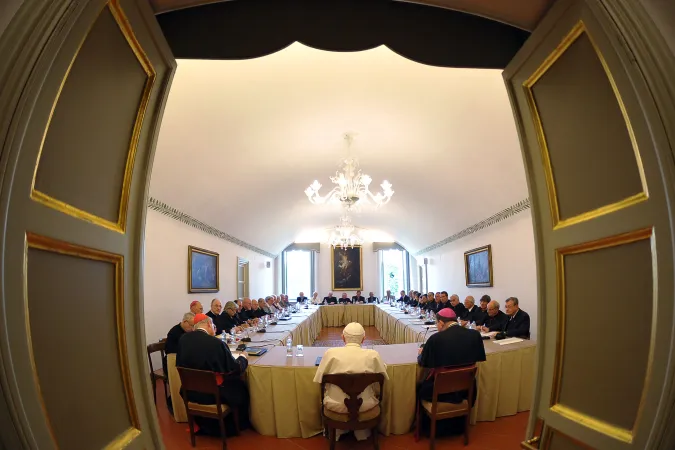 Benedetto XVI presiede uno degli Schuelerkreis negli anni passati, quando ancora partecipava agli incontri | L'Osservatore Romano / ACI Group