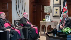 L'incontro tra l'arcivescovo Paul Richard Gallagher e il Re di Giordania Abdullah II / Casa Reale Hashemita