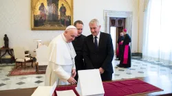 Papa Francesco con Thorbjørn Jagland, Segretario Generale del Consiglio d’Europa, 17 gennaio 2019 / Vatican Media / ACI Group