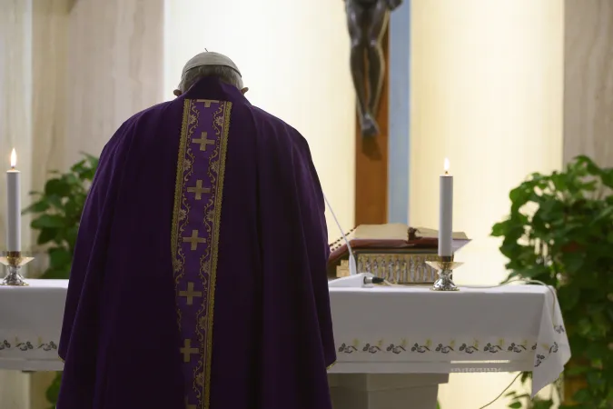Papa Francesco durante la Messa a Santa Marta del 2 aprile 2020  | Vatican Media / ACI Group
