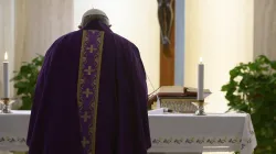 Papa Francesco durante la Messa a Santa Marta del 2 aprile 2020  / Vatican Media / ACI Group