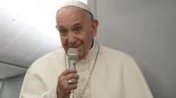 Papa Francesco durante una conferenza stampa / Mercedes de la Torre / ACI Group