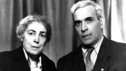 Il diplomatico portoghese Aristides de Sousa Mendes e sua moglie / Yad Vashem