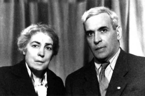 Il diplomatico portoghese Aristides de Sousa Mendes e sua moglie / Yad Vashem
