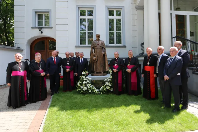 L'inaugurazione della statua di Pio XI |  | Conferenza Episcopale Polacca 