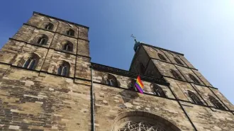 Germania, tre parroci lanciano giornata di benedizione delle coppie gay il 10 maggio
