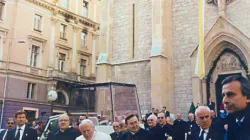 La visita di Giovanni Paolo II alla Cattedrale di Sarajevo / http://www.papa.ba