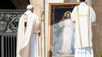 Papa Francesco: “Dio è misericordia e opera meraviglie nelle nostre miserie"
