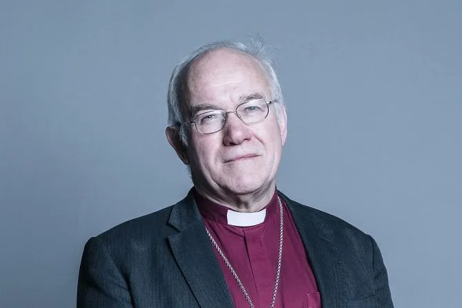 Peter Forster | Il vescovo anglicano emerito di Chester Peter Forster, da poco convertito al cattolicesimo | Parliament.co.uk