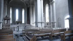 L'interno della Cattedrale di San Salvatore a Shusha, in Nagorno Karabach, fortemente danneggiata dai bombardamenti / Armenpress