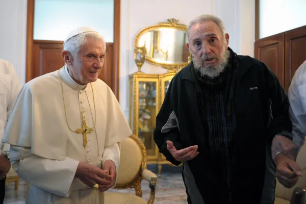 Fidel Castro visita Benedetto XVI durante il viaggio di quest'ultimo a Cuba, marzo 2012 / © L'Osservatore Romano Photo