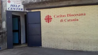 Caritas Catania, inaugurati bagni e docce all’Help Center