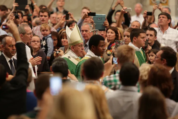 Il Papa nella basilica per la messa di apertura del Sinodo  |  | Daniel Ibañez /CNA