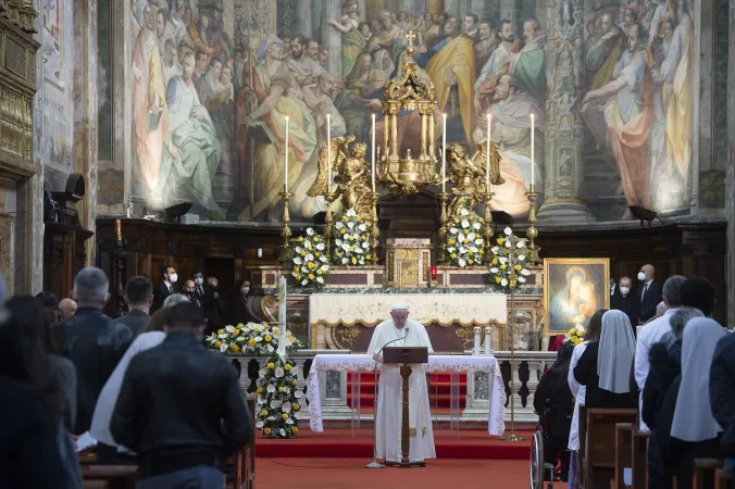 Papa Francesco nella Chiesa di Santo Spirito in Sassia |  | Vatican Media / ACI group