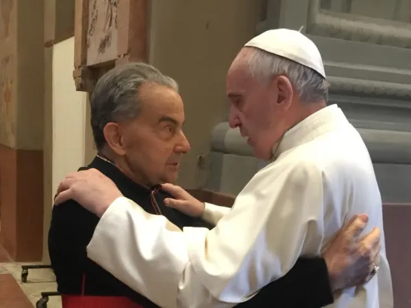 Papa Francesco abbraccia l'Arcivescovo Caffarra |  | Sala Stampa Vaticana
