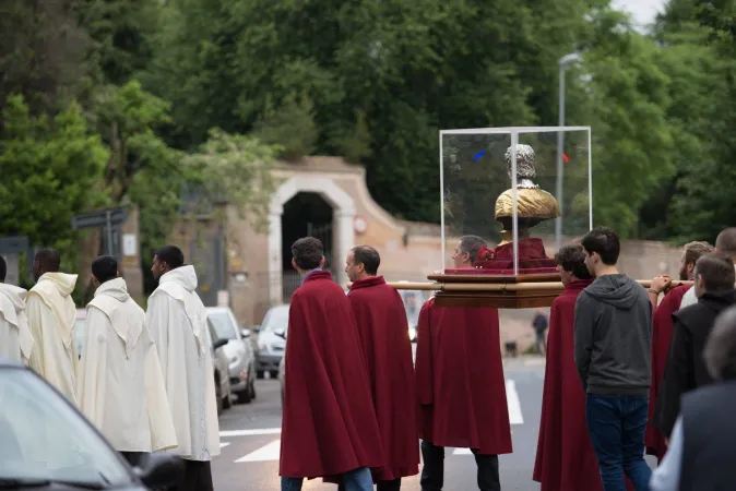 La processione con il reliquiario di San Pancrazio nelle vie del quartiere |  | FB/ San Pancrazio in Roma ::: Basilica, Oratorio, Missioni.