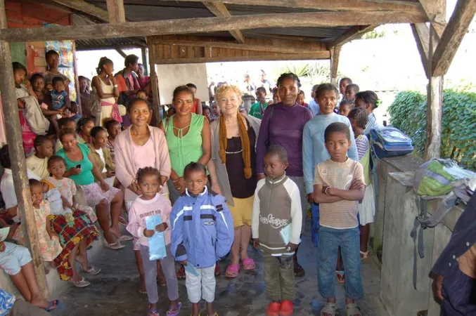 Luana Mannocci e i ragazzi del Madagascar |  | Gianluma Onlus