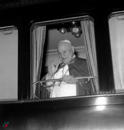 Papa Giovanni nel treno usato anche dai giornalisti  |  | FFSS