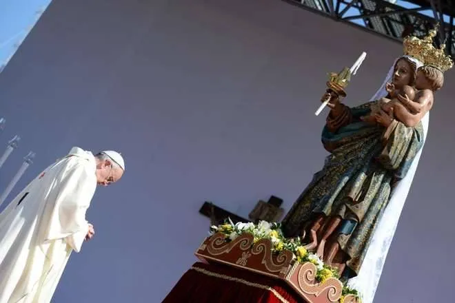 Papa Francesco nella sua visita a Cagliari  |  | pd