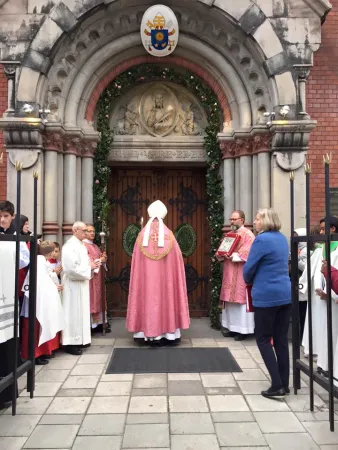 Il vescovo di Stoccolma Anders Arborelius apre la Porta Santa della Cattedrale di Stoccolma |  | Diocesi di Stoccolma
