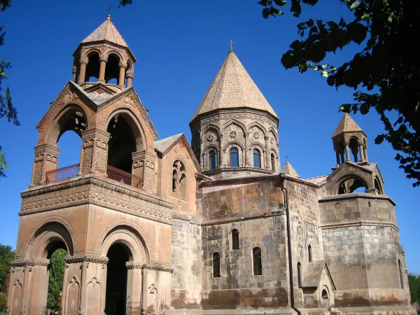 la cattedrale di Etchmiadzin  |  | @cc