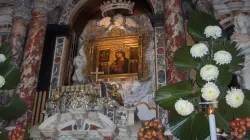 L'immagine della Madonna di Trsaat, donata 650 anni fa dal Beato Urbano V alla popolazione inconsolabile per la perdita della Santa Casa / PD