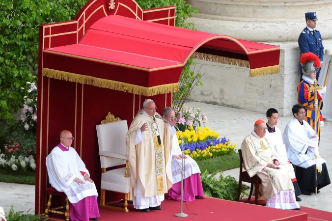 Il Papa celebra la messa di Pasqua  |  | Lucia Ballester/ CNA