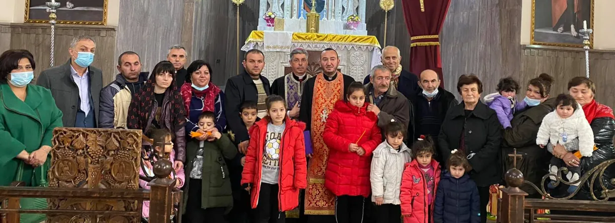 Il nunzio Bettencourt incontra un gruppo di rifugiati dal Nagorno Karabakh, 6 dicembre 2020 | Nunziatura apostolica in Georgia e Armenia