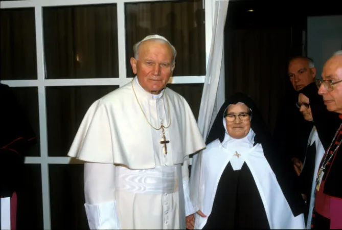Giovanni Paolo II e Suor Lucia il 13 maggio 1982 |  | Giancarlo Giuliani @CPP
