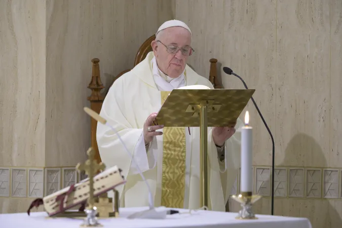 Papa Francesco a Santa Marta | Papa Francesco durante una Messa nella cappella della Domus Sanctae Marthae | Vatican Media / ACI Group