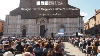 Il Festival Francescano a Bologna. La Porziuncola riprodotta in Piazza Maggiore