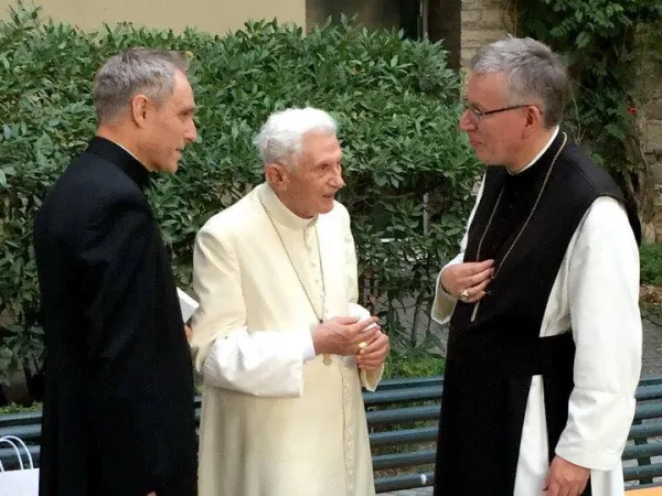 Alcuni partecipanti allo Schulerkreis da Benedetto XVI |  | Fondazione Ratzinger