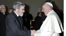 Il Papa con Fratel Guy Consolmagno, direttore della Specola Vaticana / www.vaticanobservatory.va