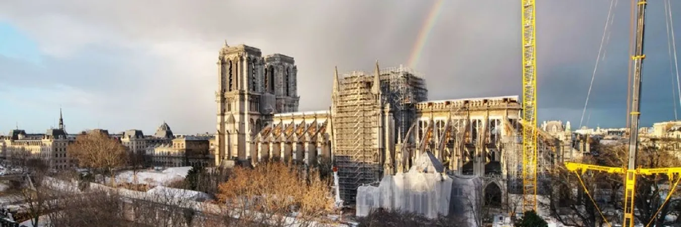 Il cantiere della cattedrale di Notre Dame a Parigi | Twitter @_NotreDameParis