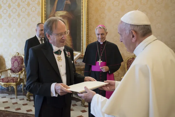 Il Papa e l'ambasciatore Sebastiani  |  | Osservatore Romano