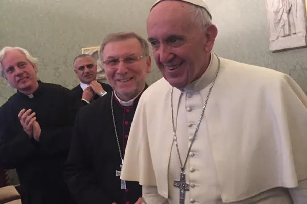 Papa Francesco durante l'incontro con i fedeli del Caucaso / NA