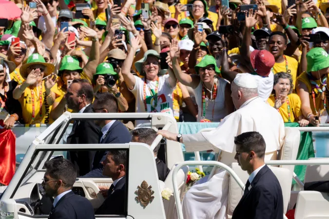 Il Papa e i volontari della GMG |  | Daniel Ibanez/ EWTN