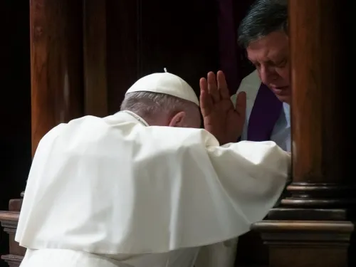 Papa Francesco si confessa |  | www.evangelizatio.va