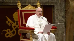 Papa Francesco durante un discorso in Sala Clementina / L'Osservatore Romano / ACI Group