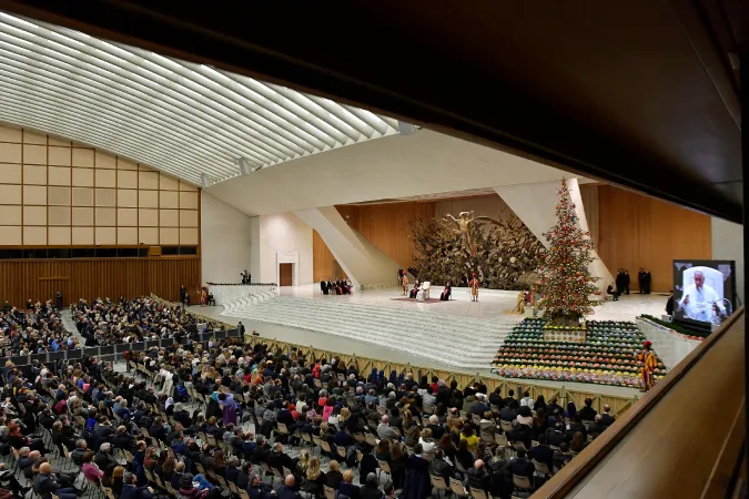 Papa Francesco incontra i dipendenti vaticani | Papa Francesco incontra i dipendenti vaticani per gli auguri di Natale, Aula Paolo VI, 21 dicembre 2017 | L'Osservatore Romano / ACI Group
