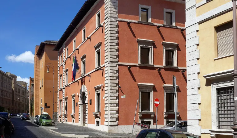 Palazzo Alicorni oggi ricostruito a Borgo Santo Spirito  |  | Wikipedia 