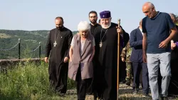 Un momento della visita di Karekin II in Artsakh / Easterdiocese