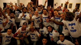 "The Pope is pop", il "flash mob" dei carcerati per il Papa